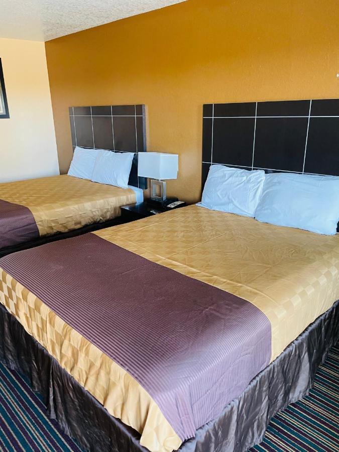 Sona Inn Dilley Экстерьер фото