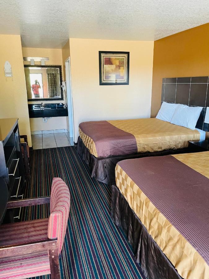 Sona Inn Dilley Экстерьер фото