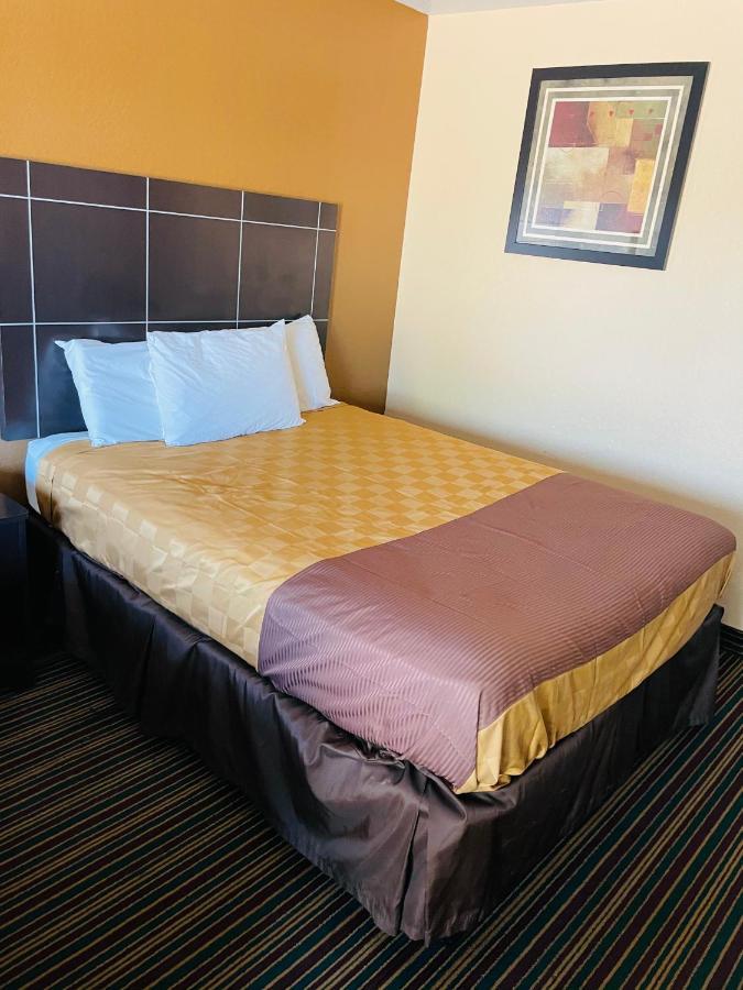 Sona Inn Dilley Экстерьер фото