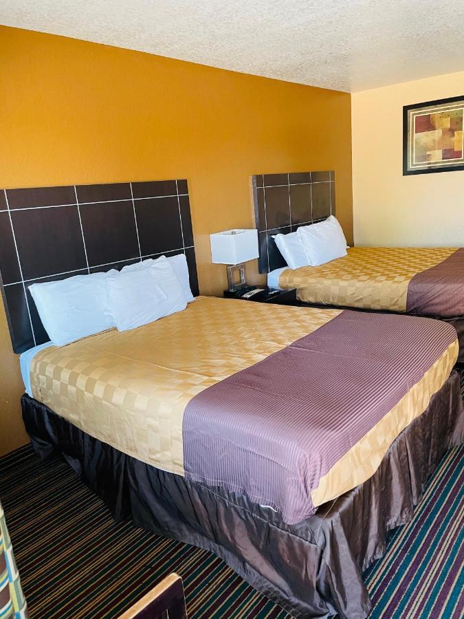 Sona Inn Dilley Экстерьер фото